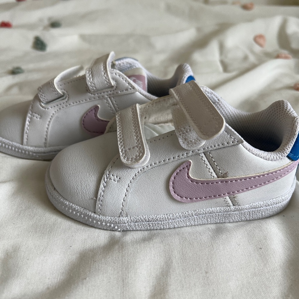 Nike Court Royale white and lavender toddler Girl Shoes Size 7c
